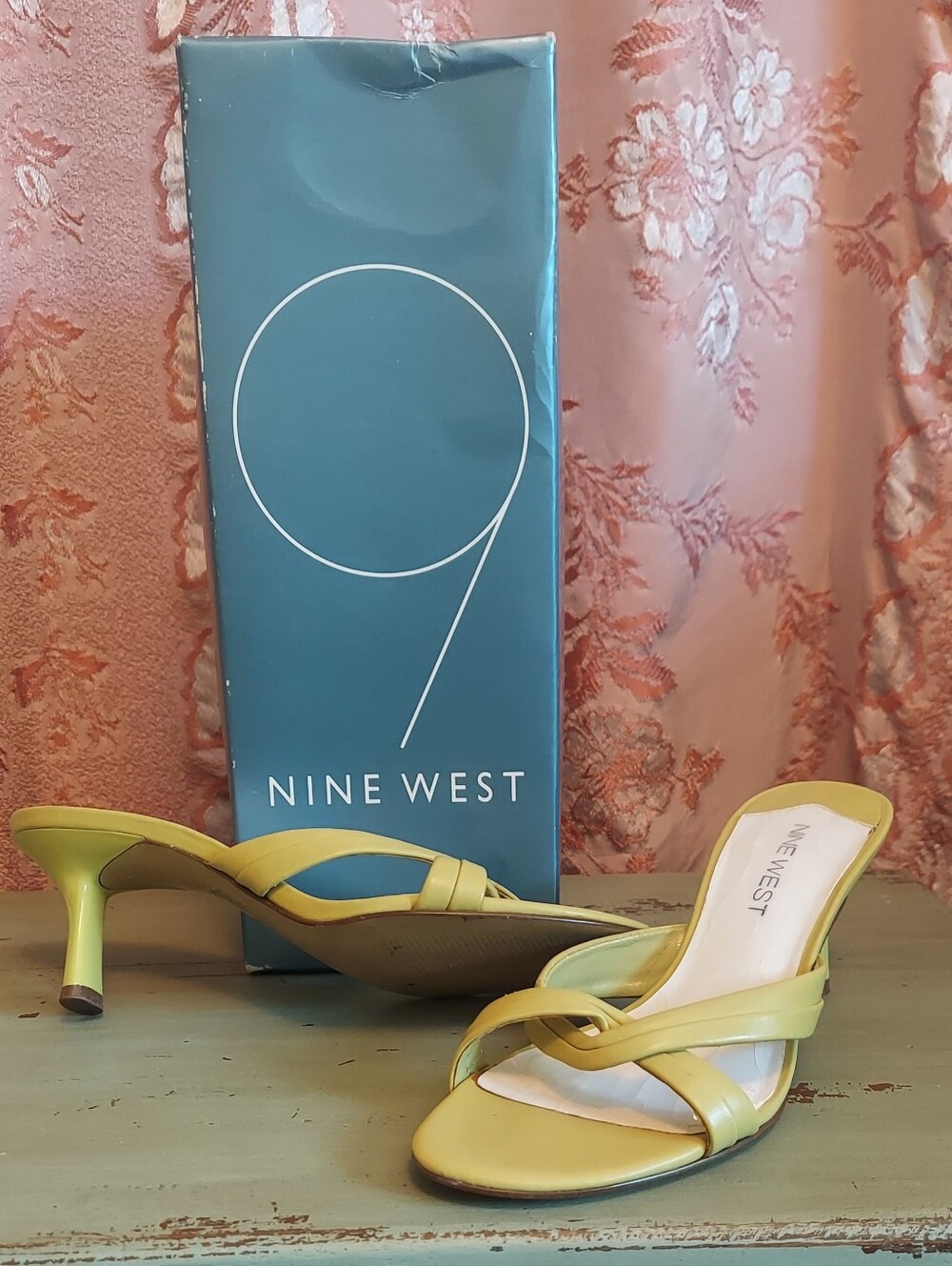 Y2K Chartreuse Kitten Heel Leather Pumps, Nine West, sz 5.5 - 6
